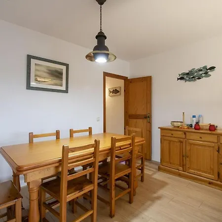 Con Vistas Al Mar Y Piscina En