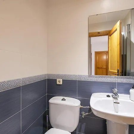 Con Vistas Al Mar Y Piscina En Appartement *