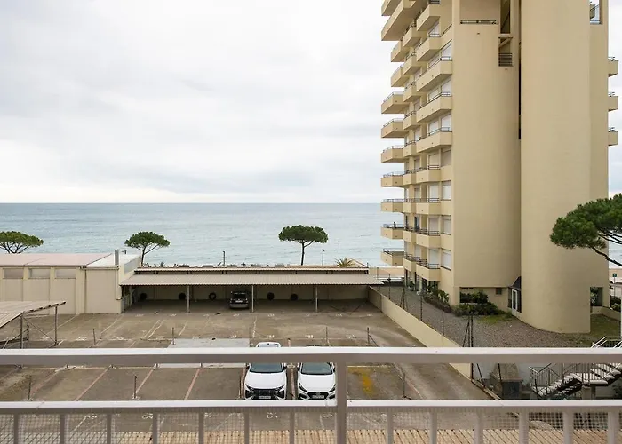 Con Vistas Al Mar Y Piscina En Apartman