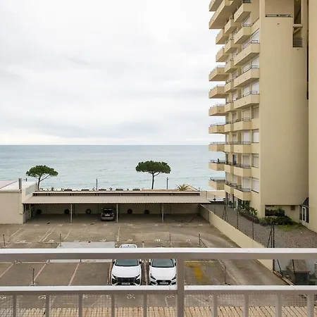 Con Vistas Al Mar Y Piscina En Daire