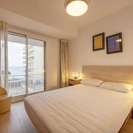 Daire Con Vistas Al Mar Y Piscina En *