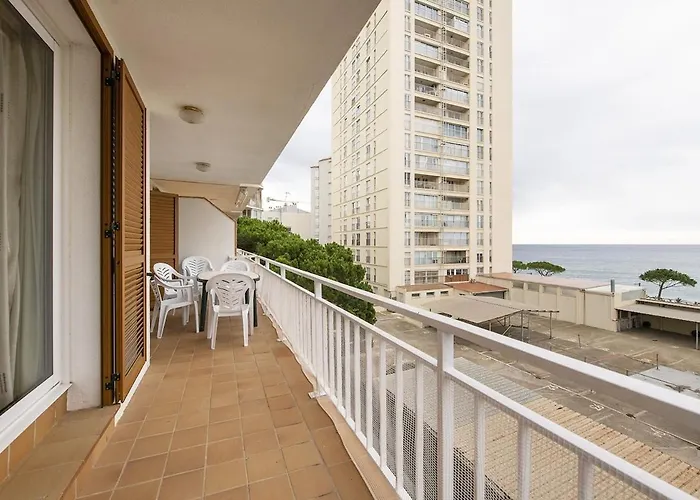 Apartment Con Vistas Al Mar Y Piscina En Castell-Platja d’Aro
